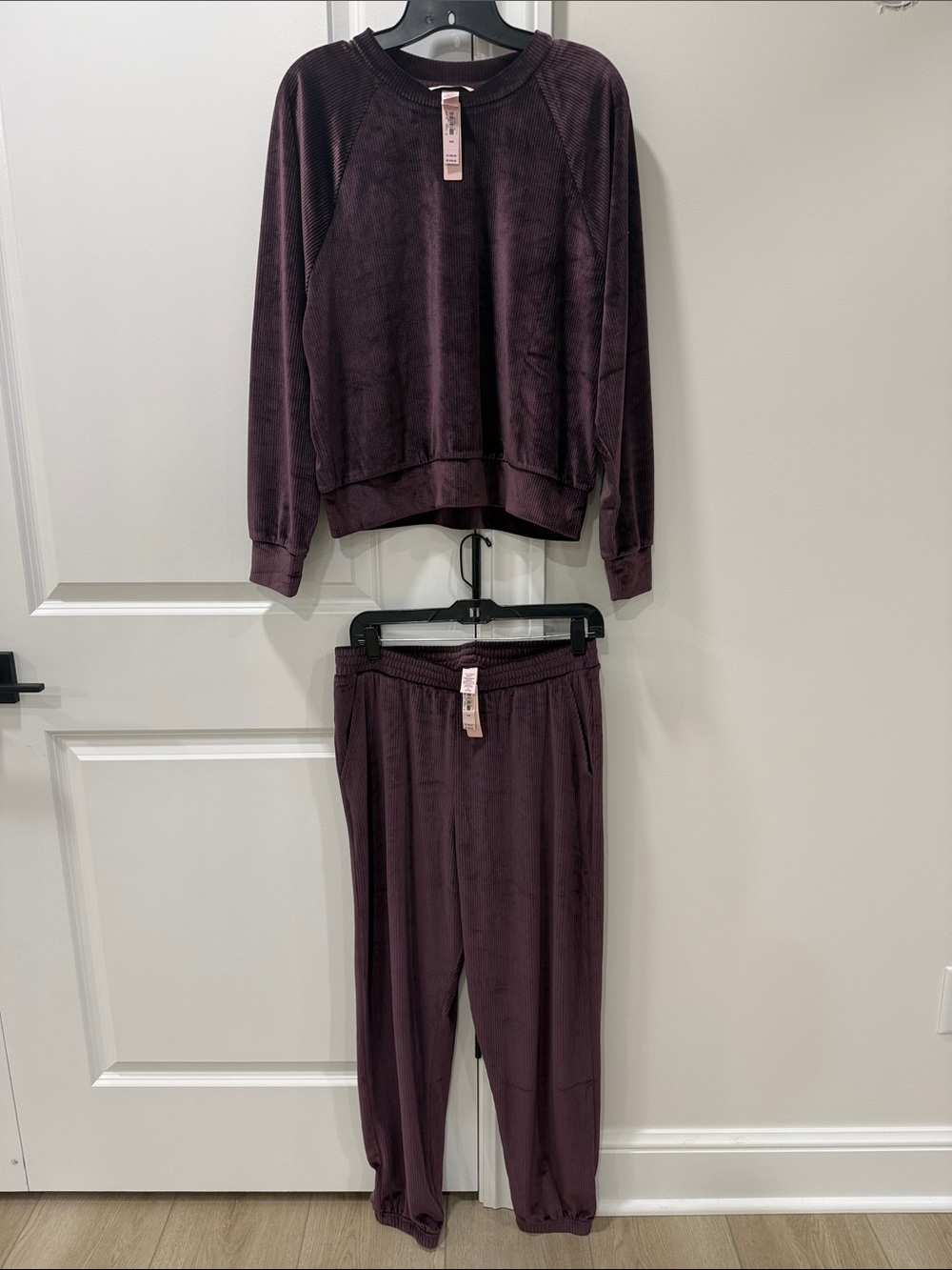 Victoria's Secret Plush Set in Plum - Soft Two-Piece Loungewear SIZE M. NWT